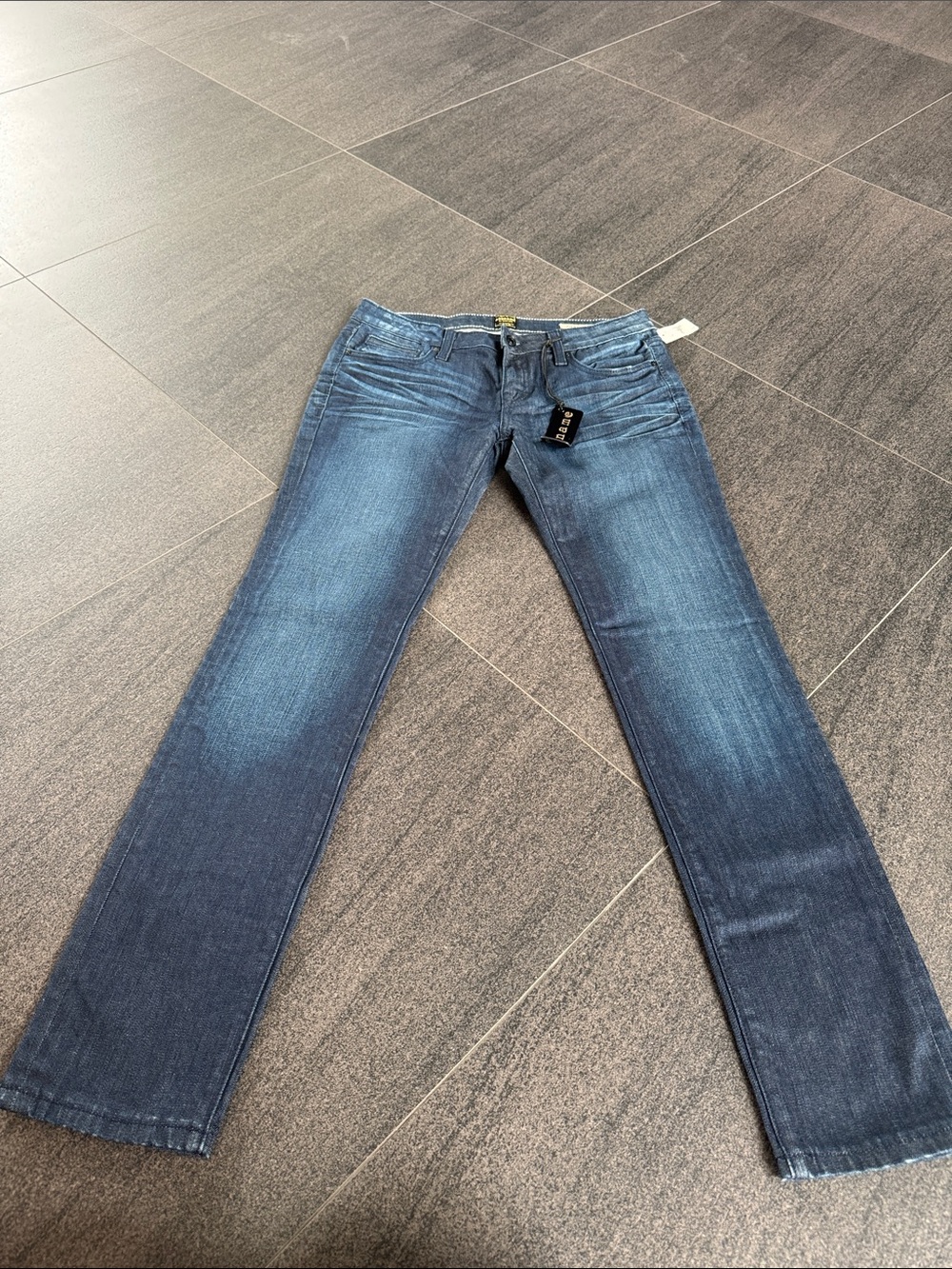 Anoname Women's Blue Straight-Leg Jeans